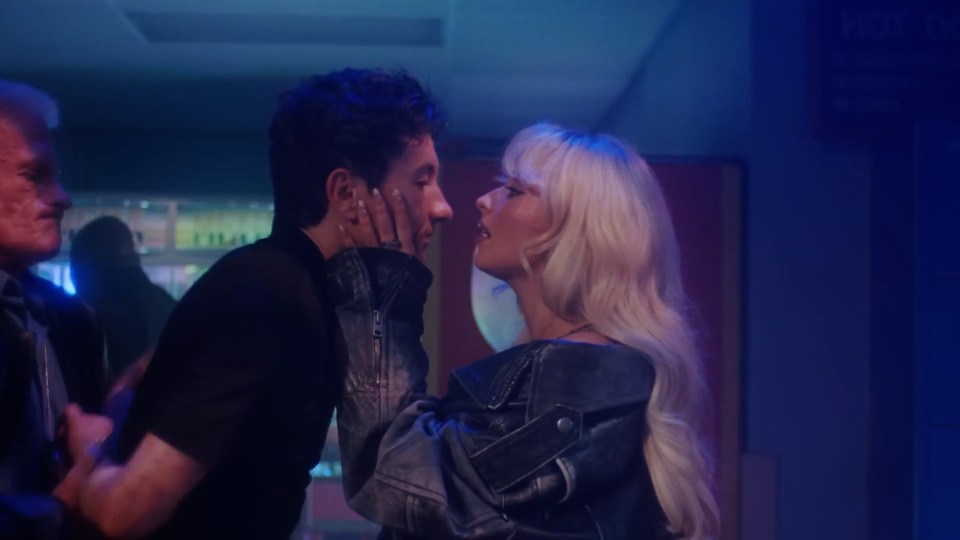 www.the-sun.com_entertainment_11562731_sabrina-carpenter-boyfriend-barry-keoghan-please-please-p-1.jpg