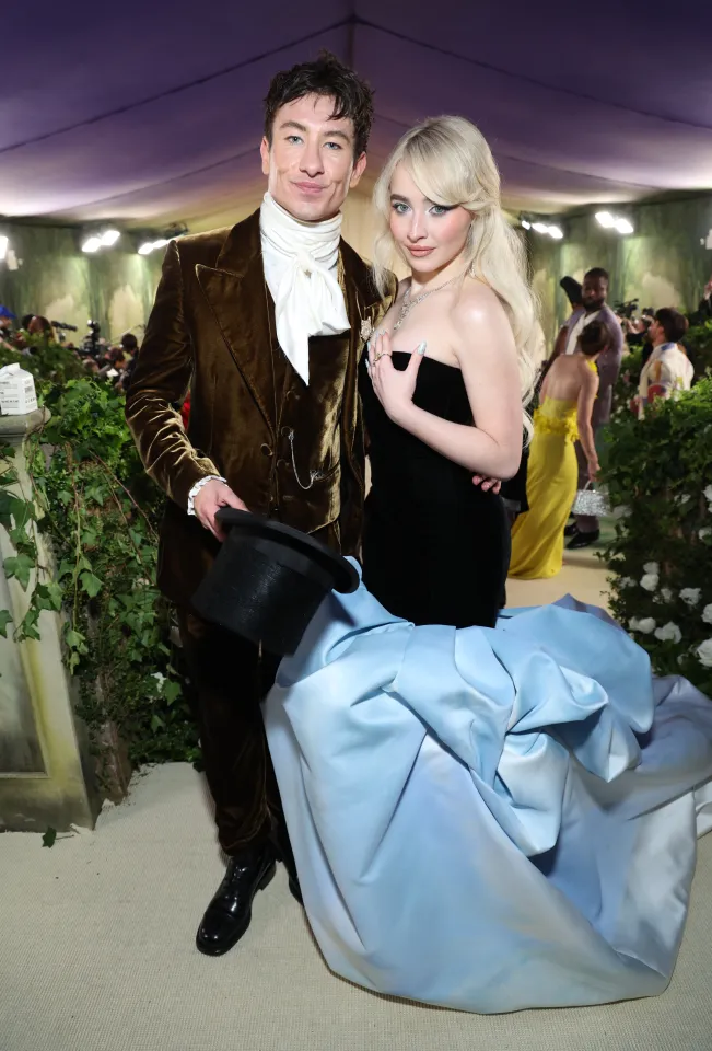 www.the-sun.com_entertainment_12223258_sabrina-carpenter-barry-keoghan-split-lifestyle-1.jpg