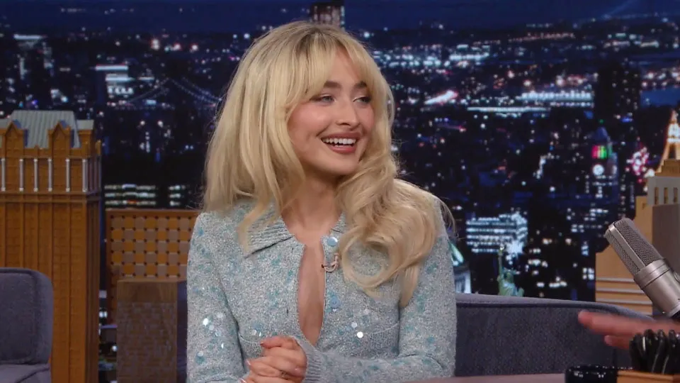 www.the-sun.com_entertainment_12272149_sabrina-carpenter-short-n-sweet-lowcut-dress-tour-fears-1.jpg