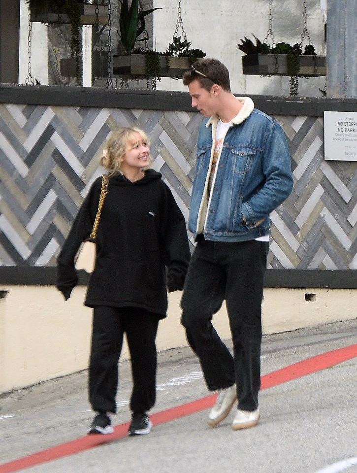 www.the-sun.com_entertainment_12273322_sabrina-carpenter-slams-camila-cabello-shawn-mendes-new-a-3.jpg