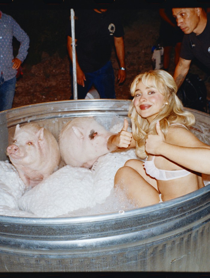 www.the-sun.com_entertainment_14454609_sabrina-carpenter-bath-pigs-new-album-release-1.jpg