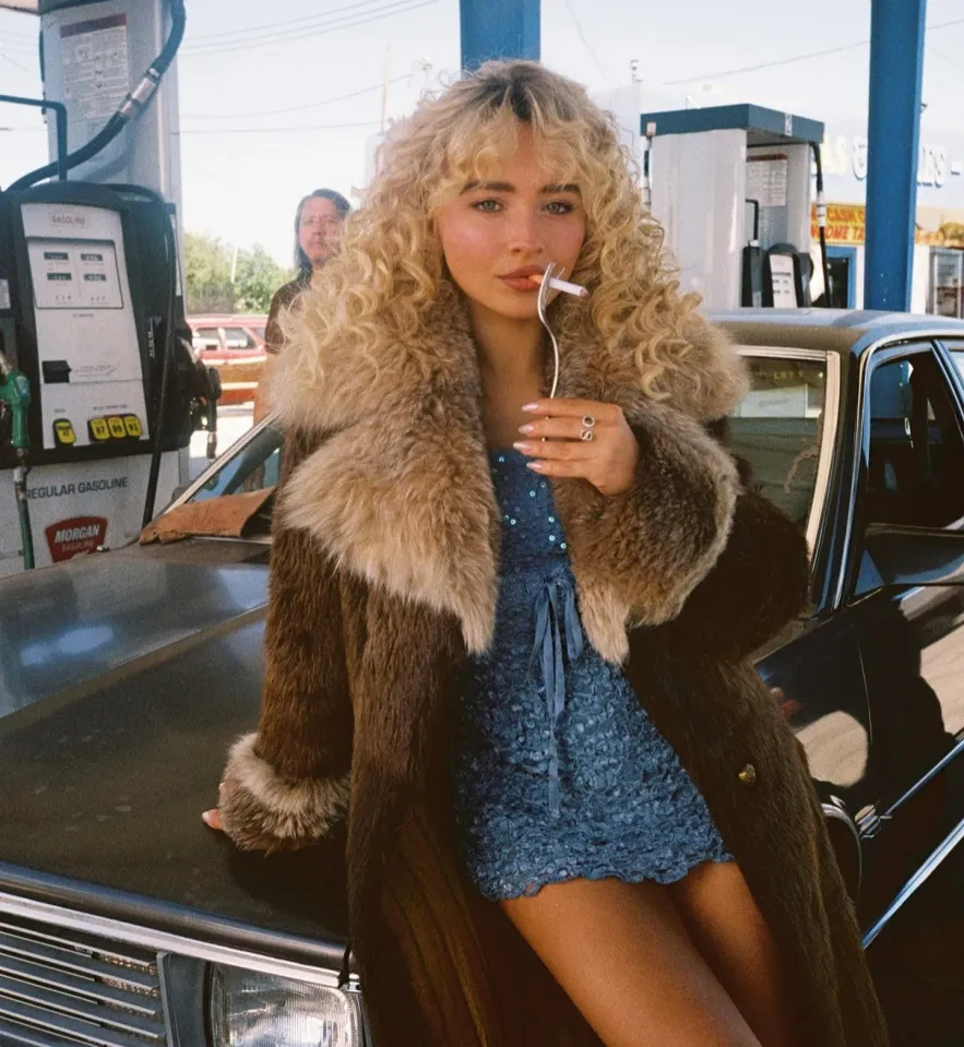 www.the-sun.com_entertainment_14454609_sabrina-carpenter-bath-pigs-new-album-release-2.jpg